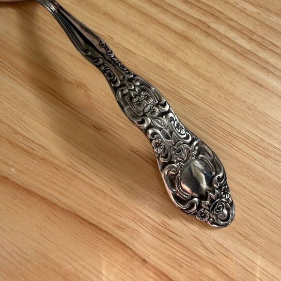 Vtg International INS154 Laddle Solid Roses Stainless Flatware 6-1/4" - Picture 3 of 9